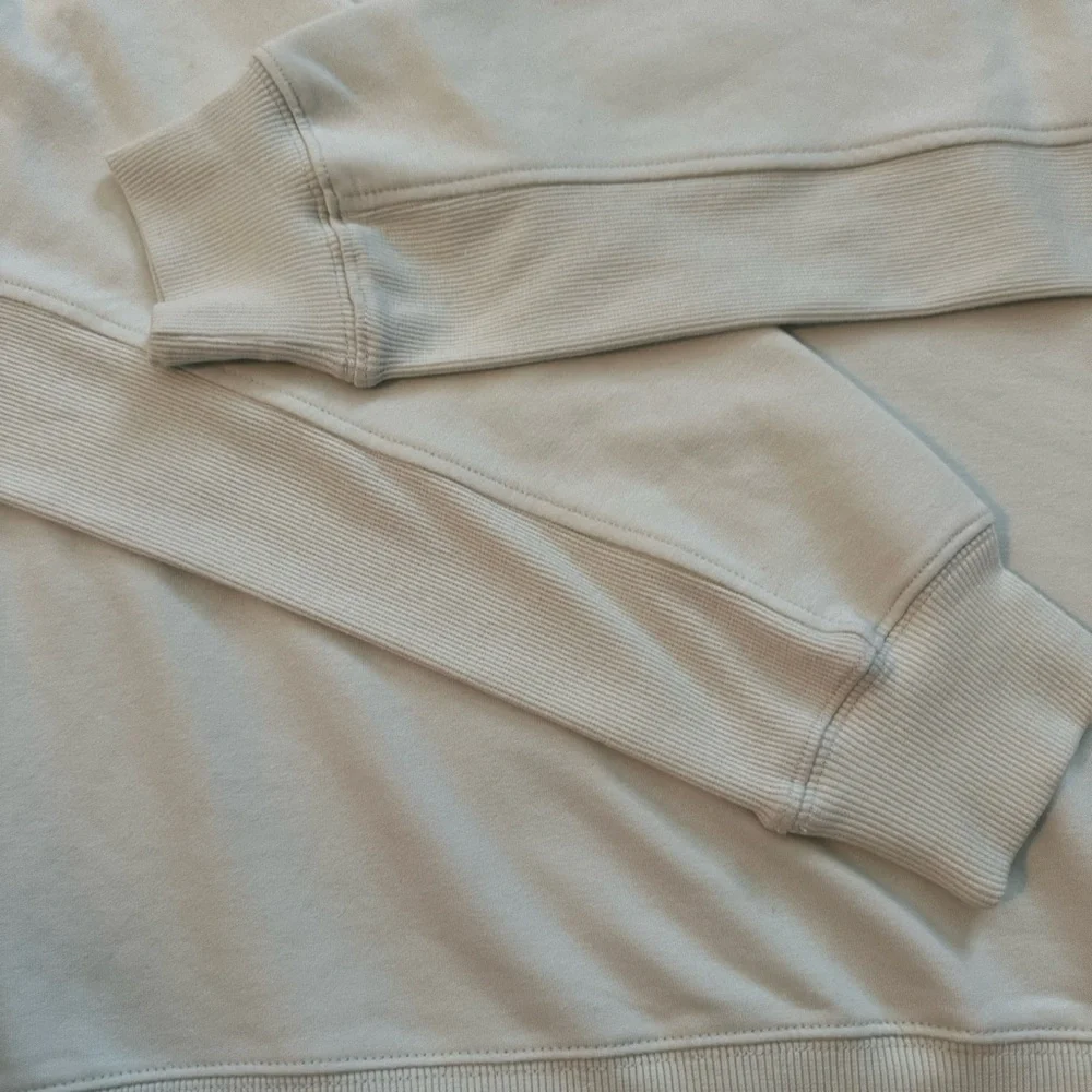 NWT pastel green lightweight sweatshirt, women’s Medium Berkeley Jensen